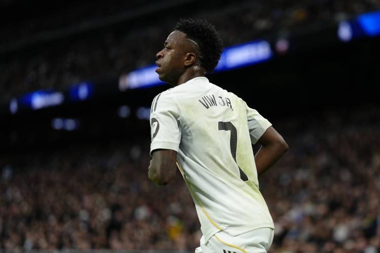 3000万欧税后年薪！21场2球还敢狮子大开口，维尼修斯想对标姆巴佩有点难